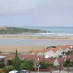 Bajo Con Terraza En Apartamento *
